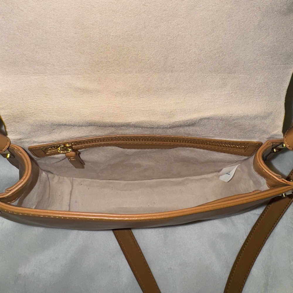 Tommy Hilfiger Leather Crossbody Bag in Camel Brown - Picture 4 of 9